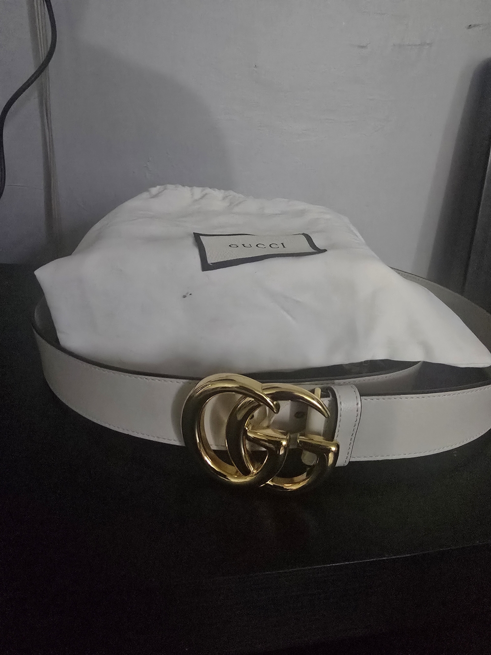 Gucci Women’s White Leather Belt with Gold Double G Buckle - Picture 3 of 9